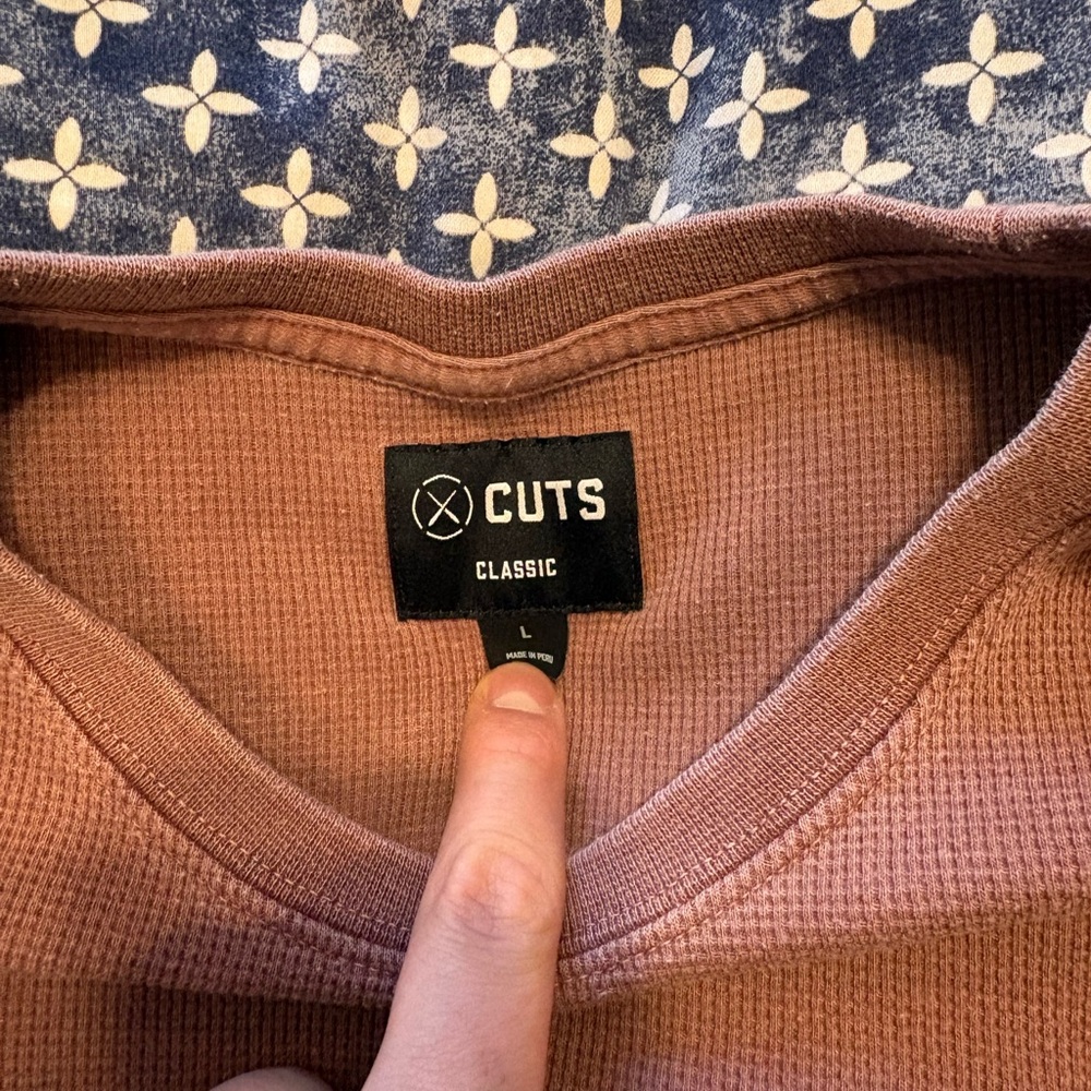 Cuts Classic Ribbed Top in Maroon